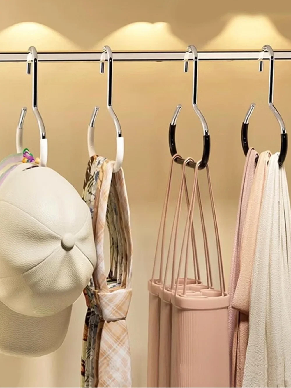 Slim Non-Slip Metal Hat Hanger in Gray- 4 Pack